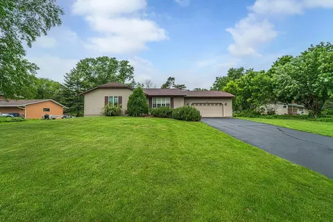 1761 Vivian Ln, West Saint Paul, MN 55118