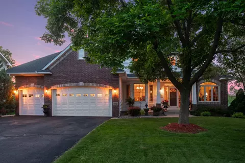 7576 Walnut Curv, Chanhassen, MN 55317