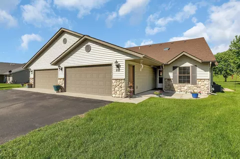 810 11th Ave NE, Milaca, MN 56353