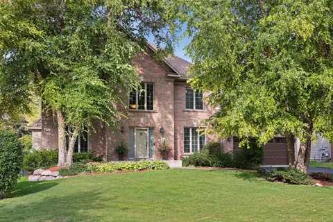 8141 Foxberry Bay, Savage, MN 55378