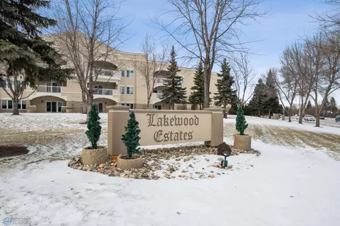 2501 30th Ave S #105, Fargo, ND 58103