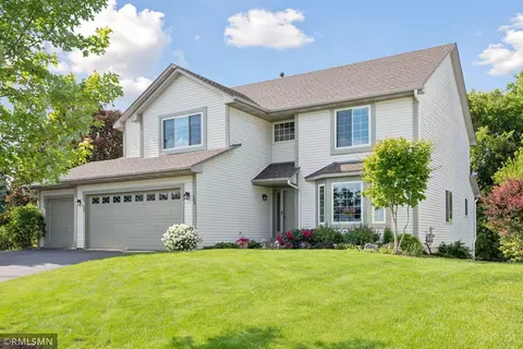 580 Falcon Ridge Rd, Woodbury, MN 55125