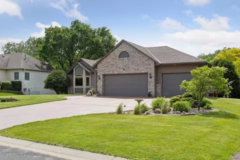 6767 Clearwater Creek Dr, Lino Lakes, MN 55038