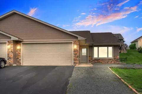 949 Fairchild Dr, River Falls, WI 54022