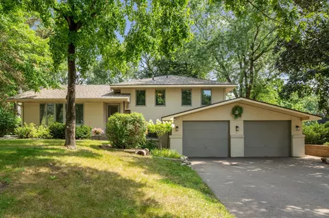 8401 Hyde Ave S, Cottage Grove, MN 55016