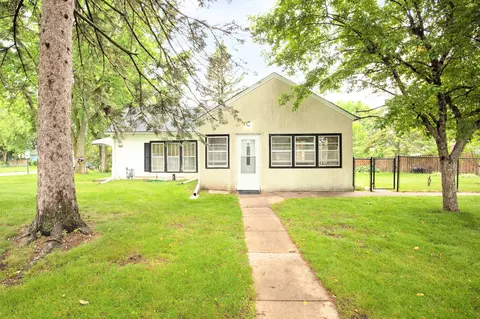 2493 15th Ave E, North Saint Paul, MN 55109