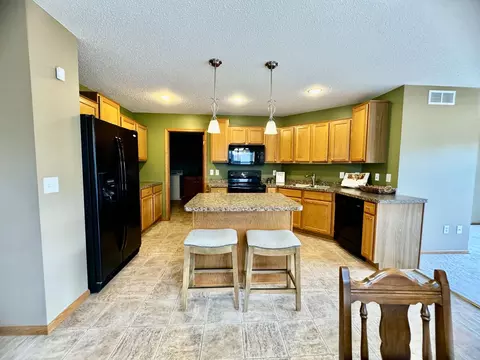 12605 Pond View Rd, Zimmerman, MN 55398