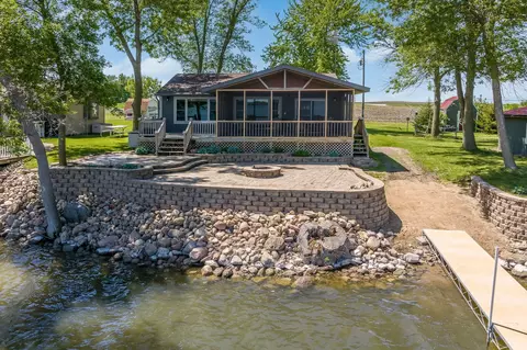 4919 107th St, Dolliver, IA 50531