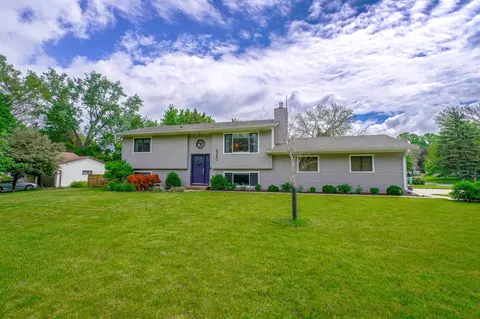4280 Victoria St N, Shoreview, MN 55126