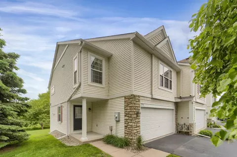 2256 Saint Johns Dr, Woodbury, MN 55129