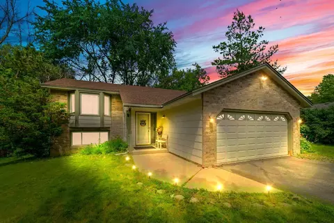 5590 W 134th St, Savage, MN 55378