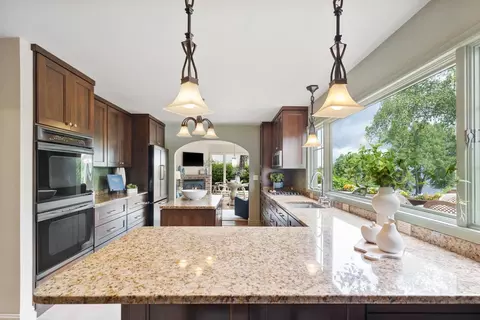 810 Smithtown Ter, Excelsior, MN 55331 photo 13