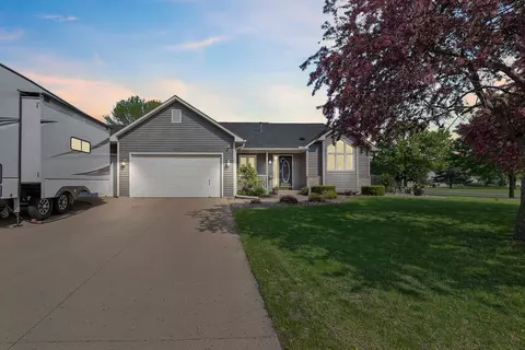 16527 Fieldcrest Ave, Farmington, MN 55024