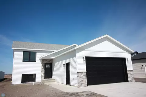 1701 19th St N, Wahpeton, ND 58075