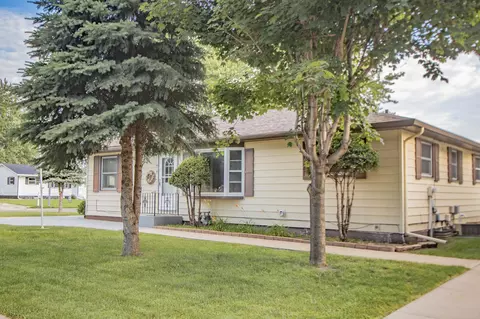 1704 Bantom Pl, Worthington, MN 56187