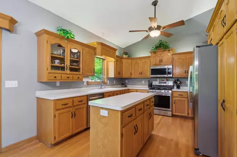14268 Raspberry Dr, Rogers, MN 55374 photo 6