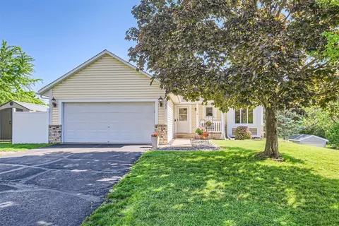 9294 Andrea Dr, Woodbury, MN 55125