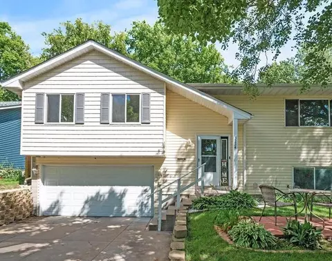 3234 Grimes Ave N, Robbinsdale, MN 55422