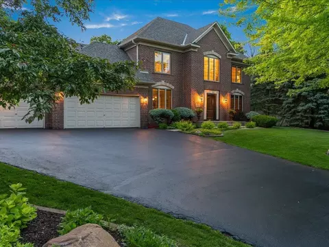 3815 Eagle Nest Dr, Minnetrista, MN 55375