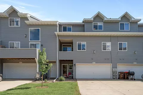 644 Woodduck Dr #C, Woodbury, MN 55125