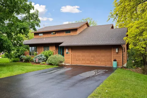 4433 Evergreen Dr, Vadnais Heights, MN 55127