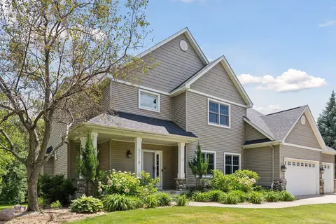 5110 Quantico Ln N, Plymouth, MN 55446