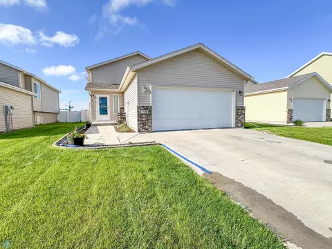 909 31st Ave W, West Fargo, ND 58078