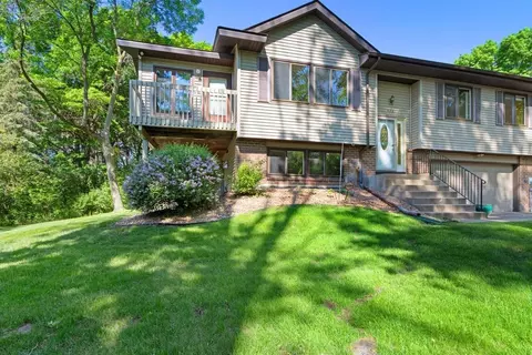 922 Sherwood Rd, Shoreview, MN 55126