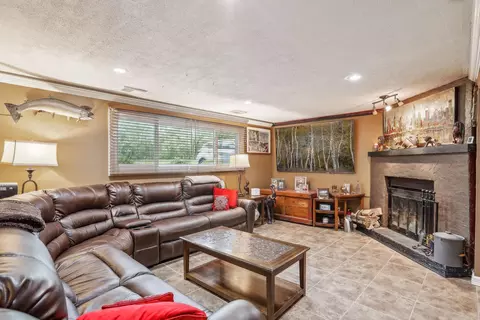 12429 Flag Ave, Savage, MN 55378