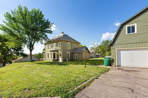 203 N 3rd St, Le Sueur, MN 56058