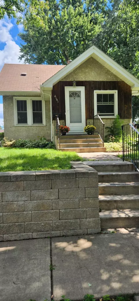 4141 6th St NE, Columbia Heights, MN 55421