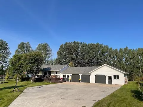 37027 580th Ave, Warroad, MN 56763