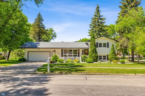 702 6th Ave W, West Fargo, ND 58078
