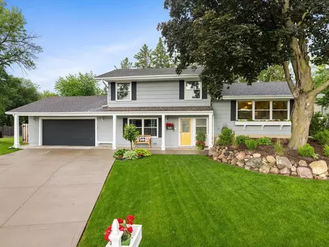 433 Cord Cir, New Brighton, MN 55112