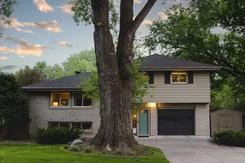 5105 Hampton Rd, Golden Valley, MN 55422