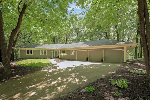 23080 Stratford Pl, Shorewood, MN 55331