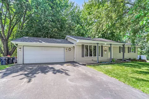 19050 Jordan Trl, Lakeville, MN 55044