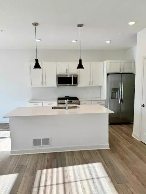 114 Huntington Dr, Waconia, MN 55387