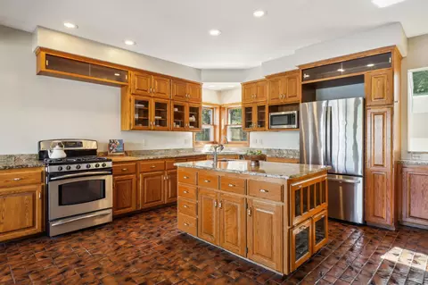 1305 Towerview Rd, Eagan, MN 55121 photo 9