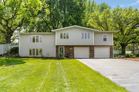 11100 Lower 167th St W, Lakeville, MN 55044