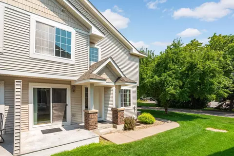 1669 County Road D E, Maplewood, MN 55109
