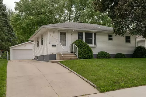 2612 13th Ave NW, Rochester, MN 55901