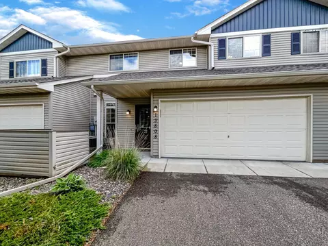 13808 Dahlia Dr, Rogers, MN 55374