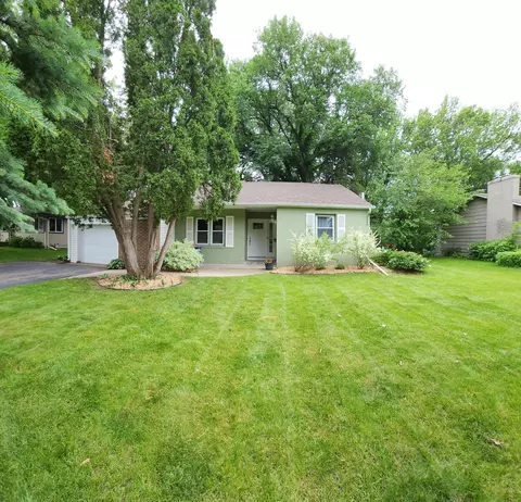 6809 Winsdale St N, Golden Valley, MN 55427