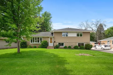 6201 June Ave N, Brooklyn Center, MN 55429