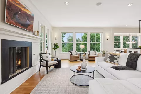 3 Windy Ridge Pl, Mendota, MN 55150