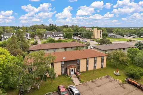 14820 57th St N #B1, Oak Park Heights, MN 55082