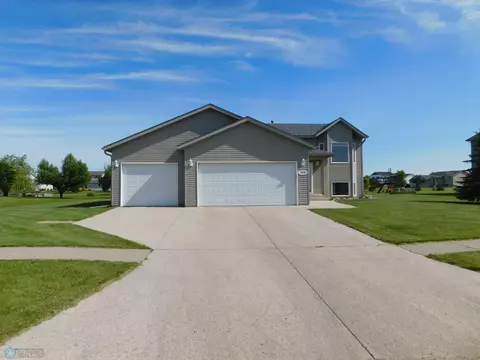 424 S Sedona Dr, West Fargo, ND 58078