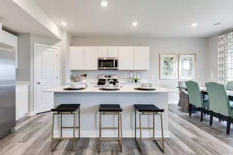 1760 Abbey Rd, Shakopee, MN 55379