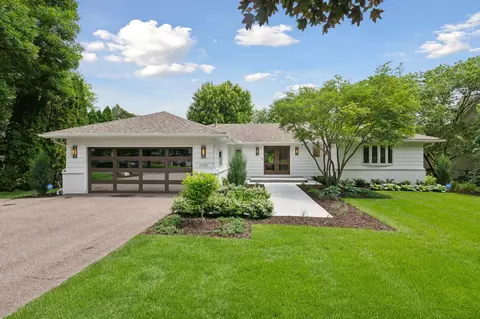 2940 Casco Point Rd, Wayzata, MN 55391